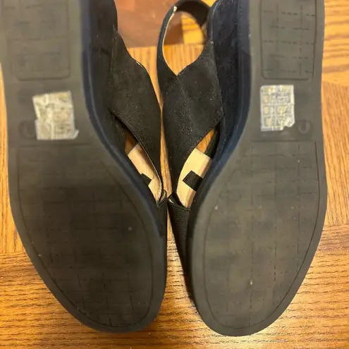 Journee Collection Women's Ronnie
Wedge Sandal, Size 9, Very Good Condition