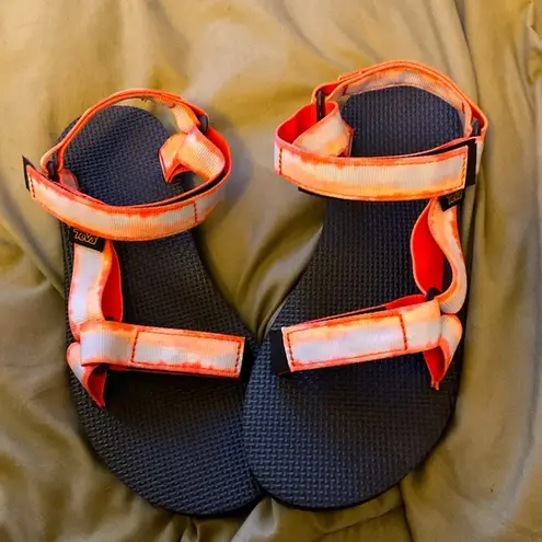 Teva  sandals new size 7