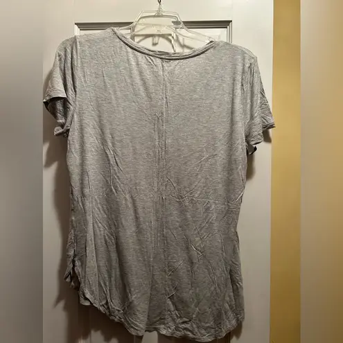 New York & Co. gray women’s tshirt