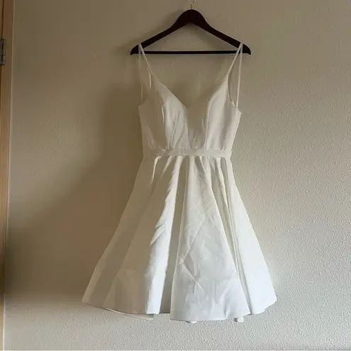 Mac Duggal NWOT Ienna for Fit & Flare Cocktail Dress Short A Line White Size 4