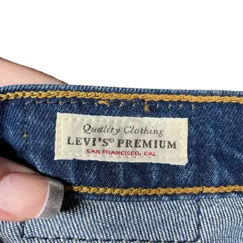 Levi's  Wedgie‎ Straight Fit Jeans in Below the Belt Medium Wash Size 25