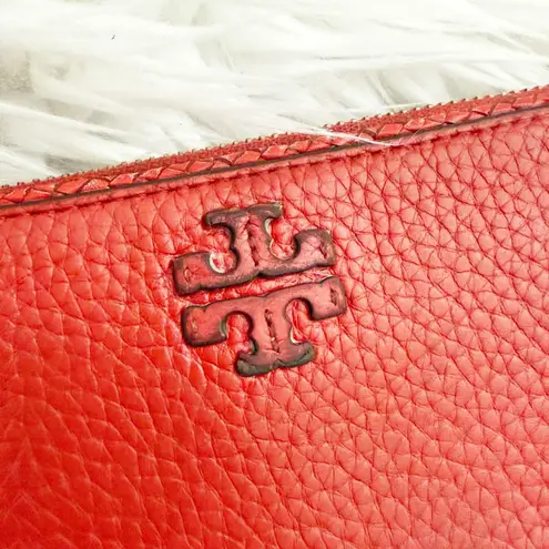 Tory Burch  | Women's Taylor Pebbled Leather Zip Around Continental Wallet Red - Image 4