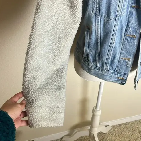 Urban Outfitters BDG ‎ Outfitters Denim Sherpa Jacket