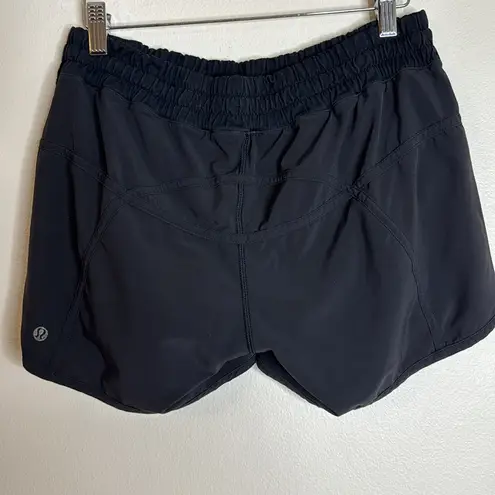 Lululemon ladies black athletic hotty hot shorts size 8