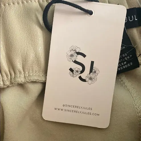 Sincerely Jules Size Extra Small XS Women's Tan Vegan Leather Shorts NWT