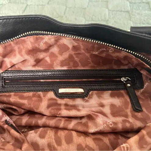 B MAKOWSKY Medium Blk Leather 2 Handle 3 Section Leopard Lining W/ Zippered Area Black