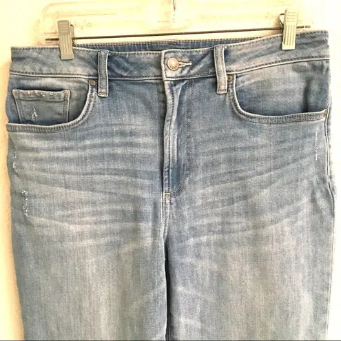 Chico's Chico’s high waisted straight leg cropped light wash jeans 1R=8