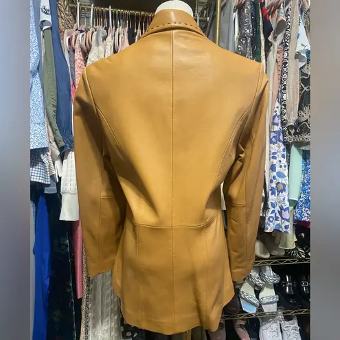 Juliet Michelle Tan Leather Jacket with Notched Lapels and Tailored Silhouette