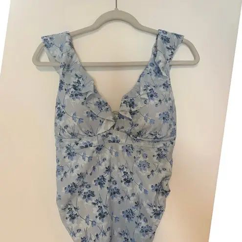 A pea in the pod NWT Ruffled Maternity Floral Swimsuit Light Blue Size M