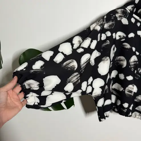 Bryn Walker Top Women XXS Black White Abstract Cowl Neck Art to Wear Lagenlook