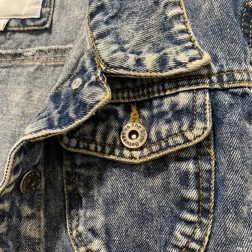 The Style Between Us Medium Wash Denim Jean Jacket - Women's Size Medium