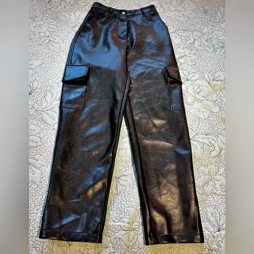 Wilfred Aritzia Black Modern Cargo Vegan Leather Adjustable Ankle Pants Sz 00