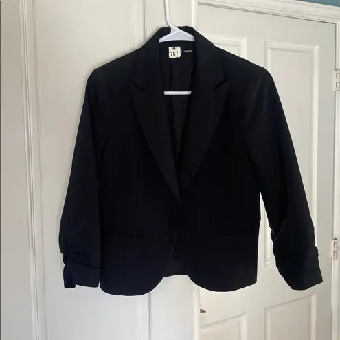 Amanda & Chelsea Ponte 3/4 Ruched Sleeve Blazer In Black