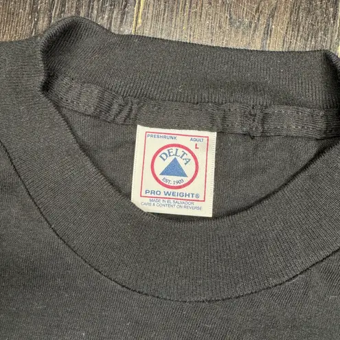 Delta NWOT Vintage Wild Side Alien Crater Universe Black Crewneck Short Sleeve T-shirt Sz Large