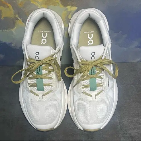 On Cloudrunner 2 Women's White Running Shoes Size 8.5