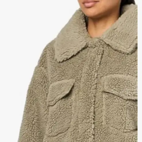 UGG NWT  FLUFF FRANKIE SHIRT JACkET XL
