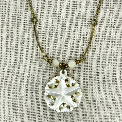 Gold Tone Dainty Chain Link Snowflake Star Pendant Necklace