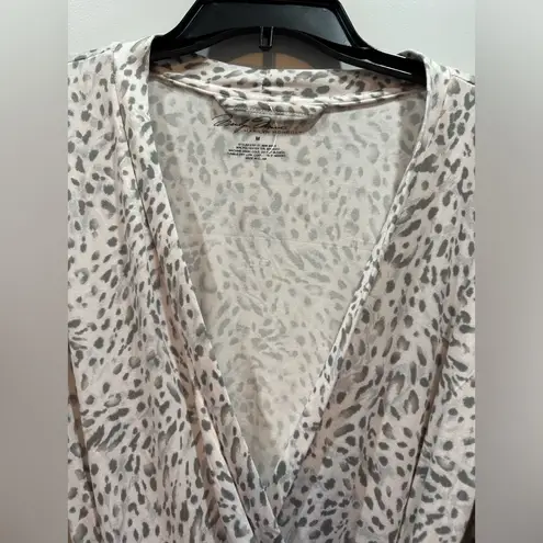 Marilyn Monroe Intimates Size Medium Women’s Robe Belted Lt Pink/gray Soft NWT