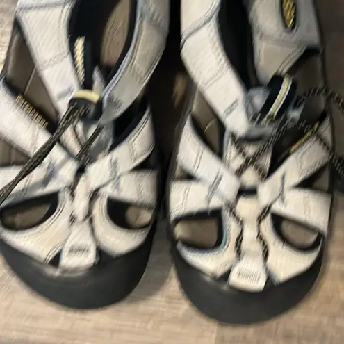 Keen Women's Closed Toe Sandals - light blue/grey w/black sole. Size 6