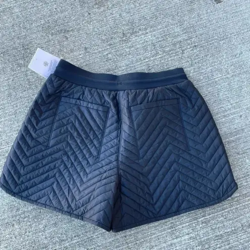 Athleta NWT  Apres Ski Short Shorts Black Size 4