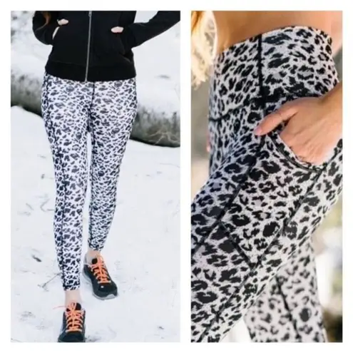 Zyia Snow Leopard 7/8 Compression Pants White Black Pockets Medium