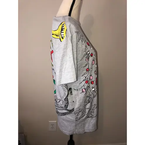 Dr. Seuss Grinch Christmas Shirt Size M Graphic Short Sleeve Gray Holiday Tee Round Neck