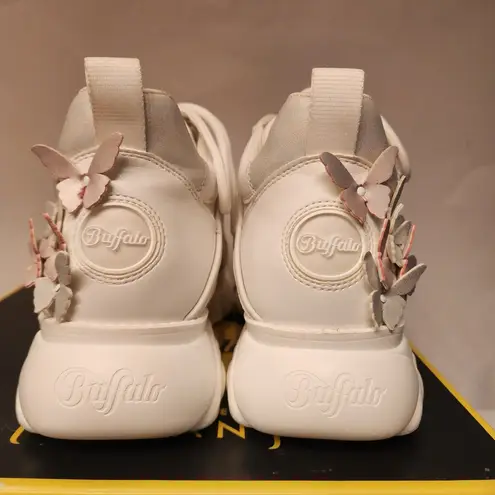 Buffalo London Cloud Butterfly Women’s White Platform Sneakers Size 10.5