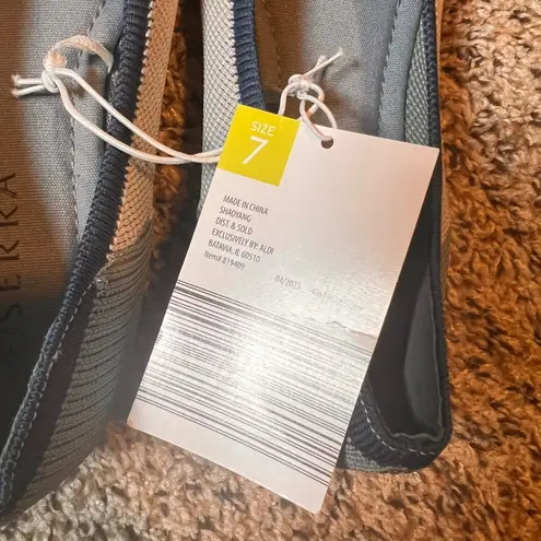 Serra Flats Knit Pointed Toe Comfort Slip On Shoes Blue Beige Size 7