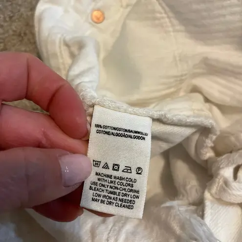 We The Free  White Distressed Cut Off Denim Shorts 27