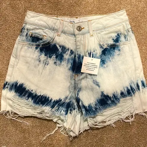 ZARA NWT  Distressed Shorts size 2