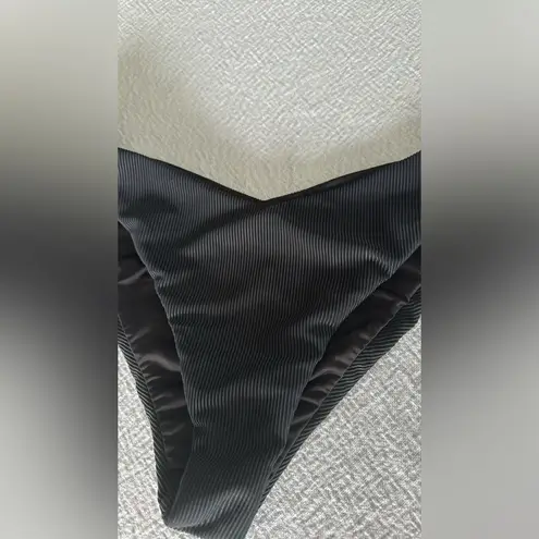 Beach Riot Bikini Set, underwire bikini top Medy bikini bottom Large, $206