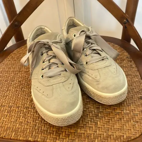 Geox D Leelu grey suede ribbon lace up sneaker size 6 Gray