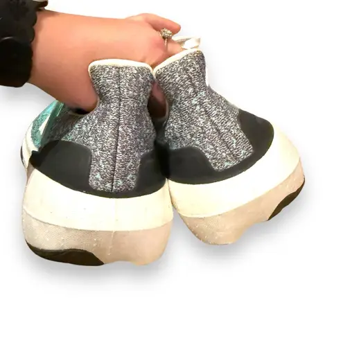 Adidas Ultraboost Light Flash Aqua Blue Low Top Running Shoes Sz 8.5 Women's