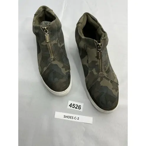 Blondo Womans Waterproof High Top Sneaker Bootie 8.5 M Green Camo Wedge