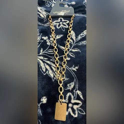 Universal Threads NWT! Universal Thread gold-tone chain necklace with a rectangular pendant
