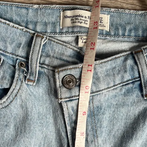 Abercrombie & Fitch  curve love Ultra High Rise 90s Straight Jean Criss Cross