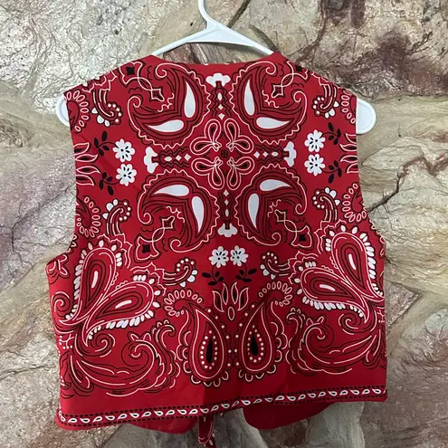 Paisley Printed Tie Front Vest size medium Red