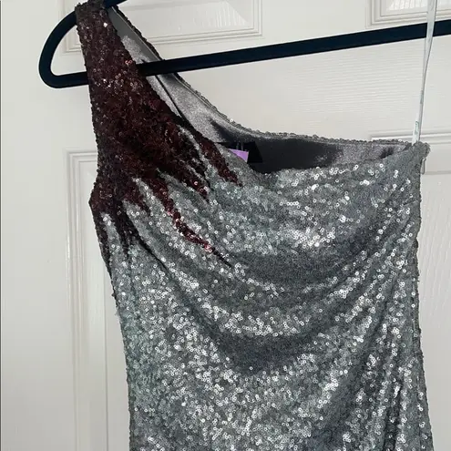 Camille La Vie Camille La Via Sequins Gatsby Art Deco Dress Silver and Maroon Size 4