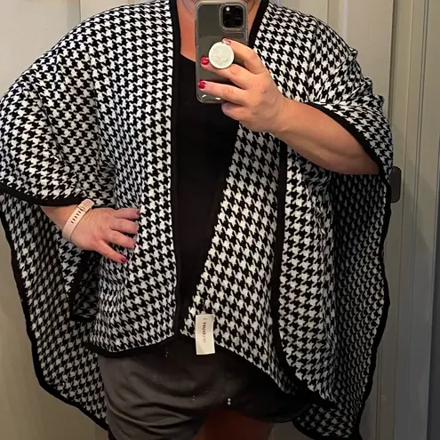 Lane Bryant NWT BEAUTIFUL houndstooth extra long poncho - perfect for dressing up or down!