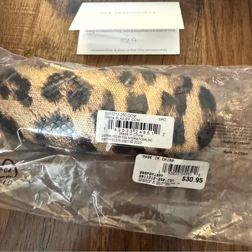 Foster Grant SOFIA VERGARA X leopard print eyeglass case, NWT