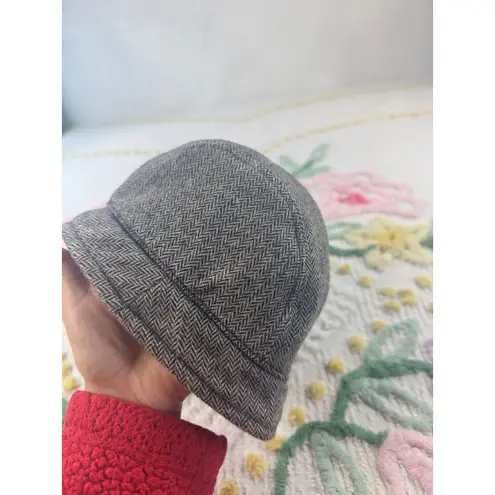 D&Y NY Herringbone Wool Blend Newsboy Cap Hat Women Gray