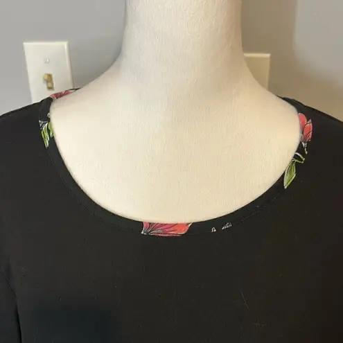 Kensie  tropical floral accent hem tshirt‎ size M BIN C