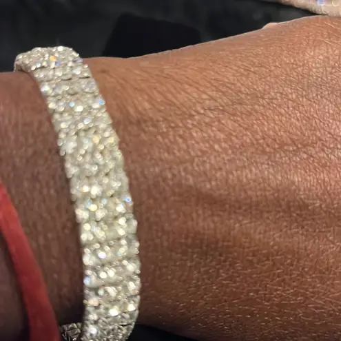 Stunning diamanté stretch bracelet. Fits any size. Stunning.