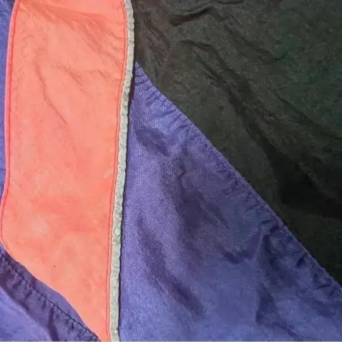 Women’s vintage windbreaker jacket size Small purple pink and black 90s Size M