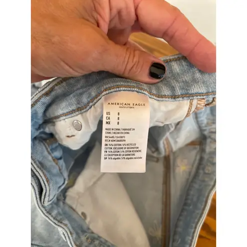 American Eagle embroidered Daisy print shorts size 8  Blue