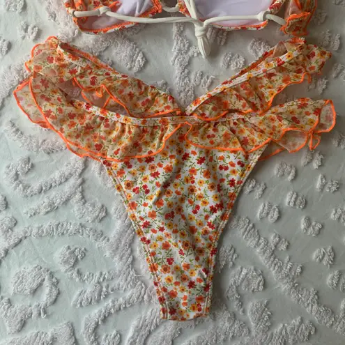 Amazon Women’s Small  Orange Ditsy Floral Ruffle Bikini Set