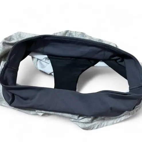 Vuori Athletic Works Womens Active Shorts Camo Print Black Waist Zip Pocket Sz M