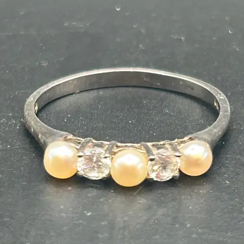 .925 Sterling Silver Avon Cream Pearl And CZ Gem Band Ring Vintage Size 11
