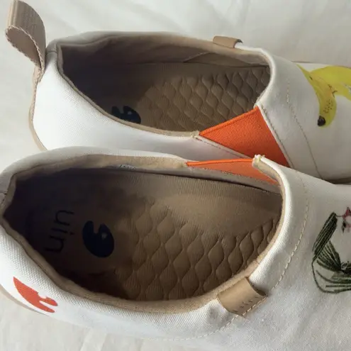 UIN Womens Slip On Sneakers Travel Shoes Casual Loafers Yellow Dog Size 8 White