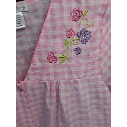 Elegant Emily Women's Button